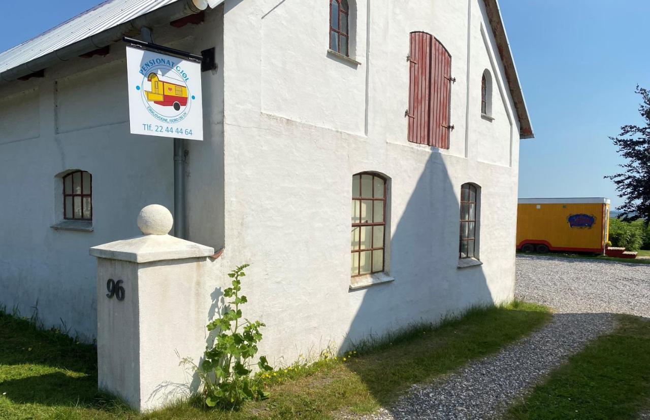 Guesthouse Gjoel Gjøl Eksteriør billede