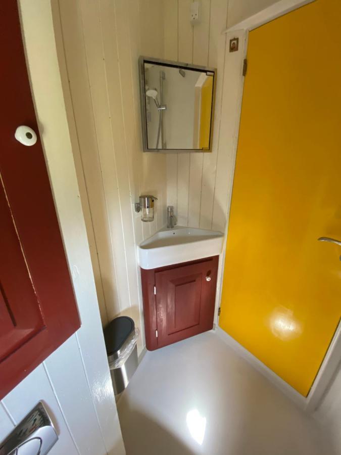 Guesthouse Gjoel Gjøl Eksteriør billede